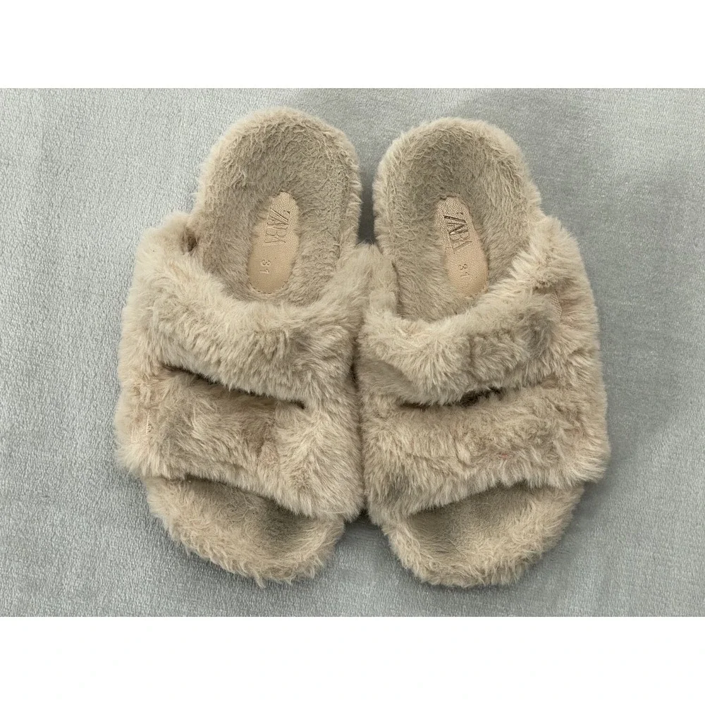 ZARA Sandals Girls Size EU31 US13 Beige Tan Faux Fur Double Strap Fuzzy Slides